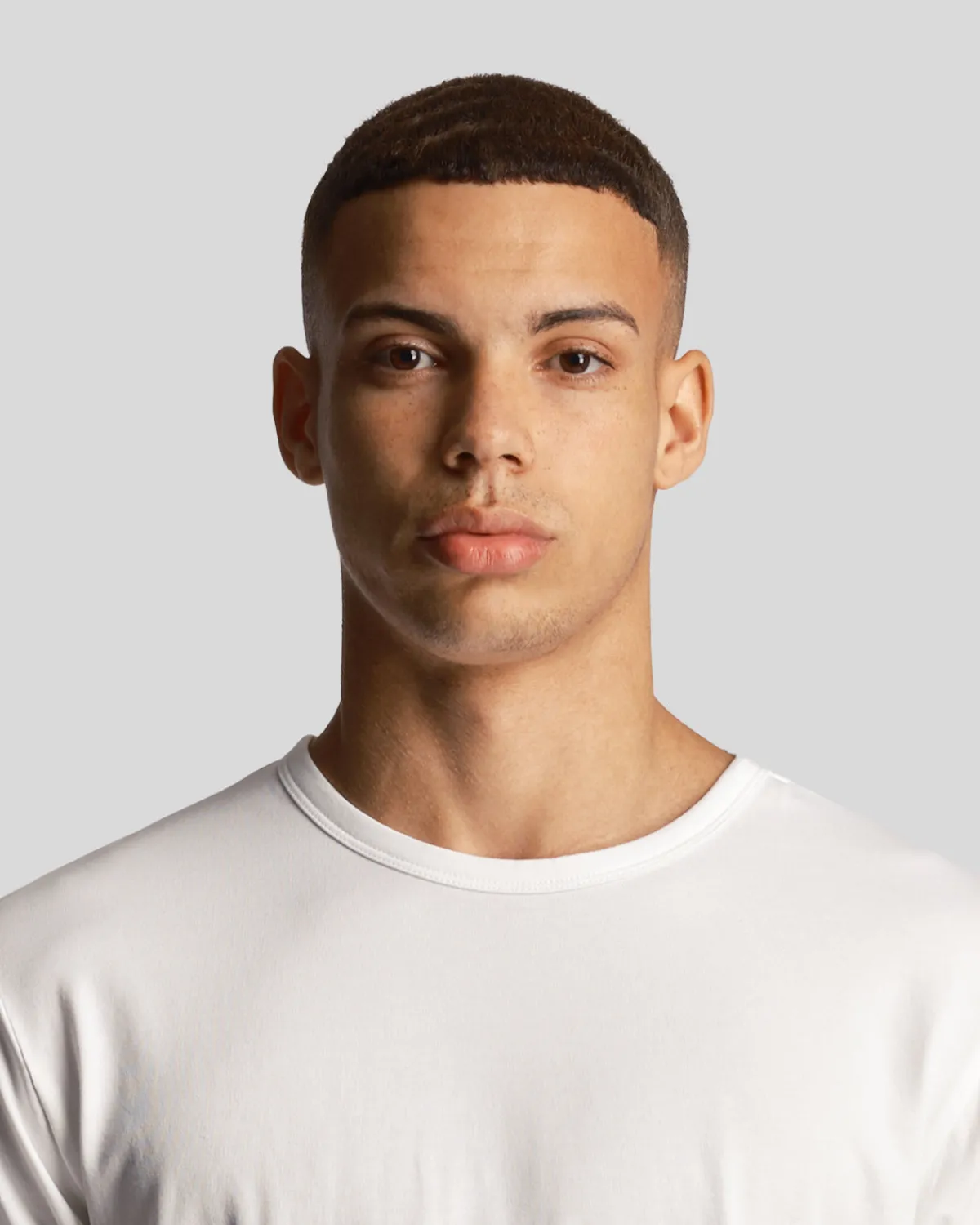 basic_er_pack_tshirt_6.webp Lyle & Scott Geschenk-sets<Basic 3er Pack T-Shirt JetBlack/MidGreyMergel/Weiß
