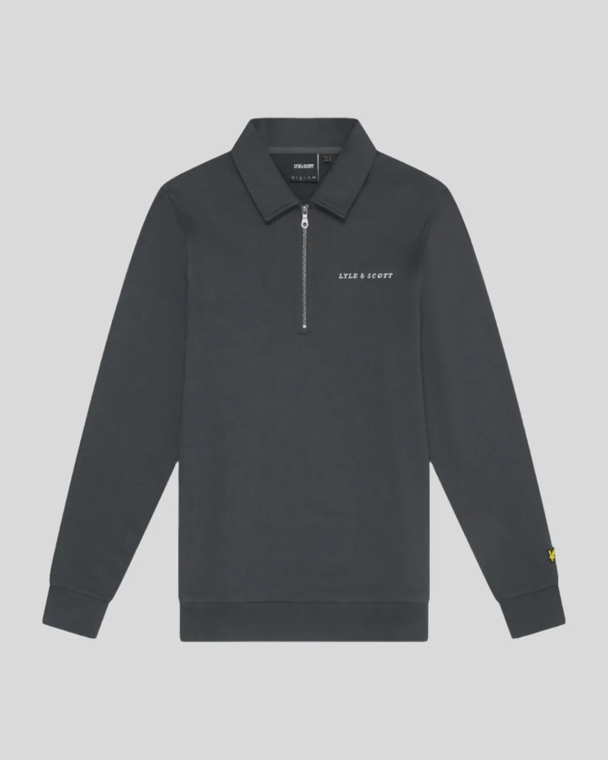 bestickter_pullover_mit__reiverschluss_und_kragen_4.webp Lyle & Scott Drehbuchsticke | Pullover & Strickwaren<Bestickter Pullover mit 1/4 Reißverschluss und Kragen Gunmetal/Cove