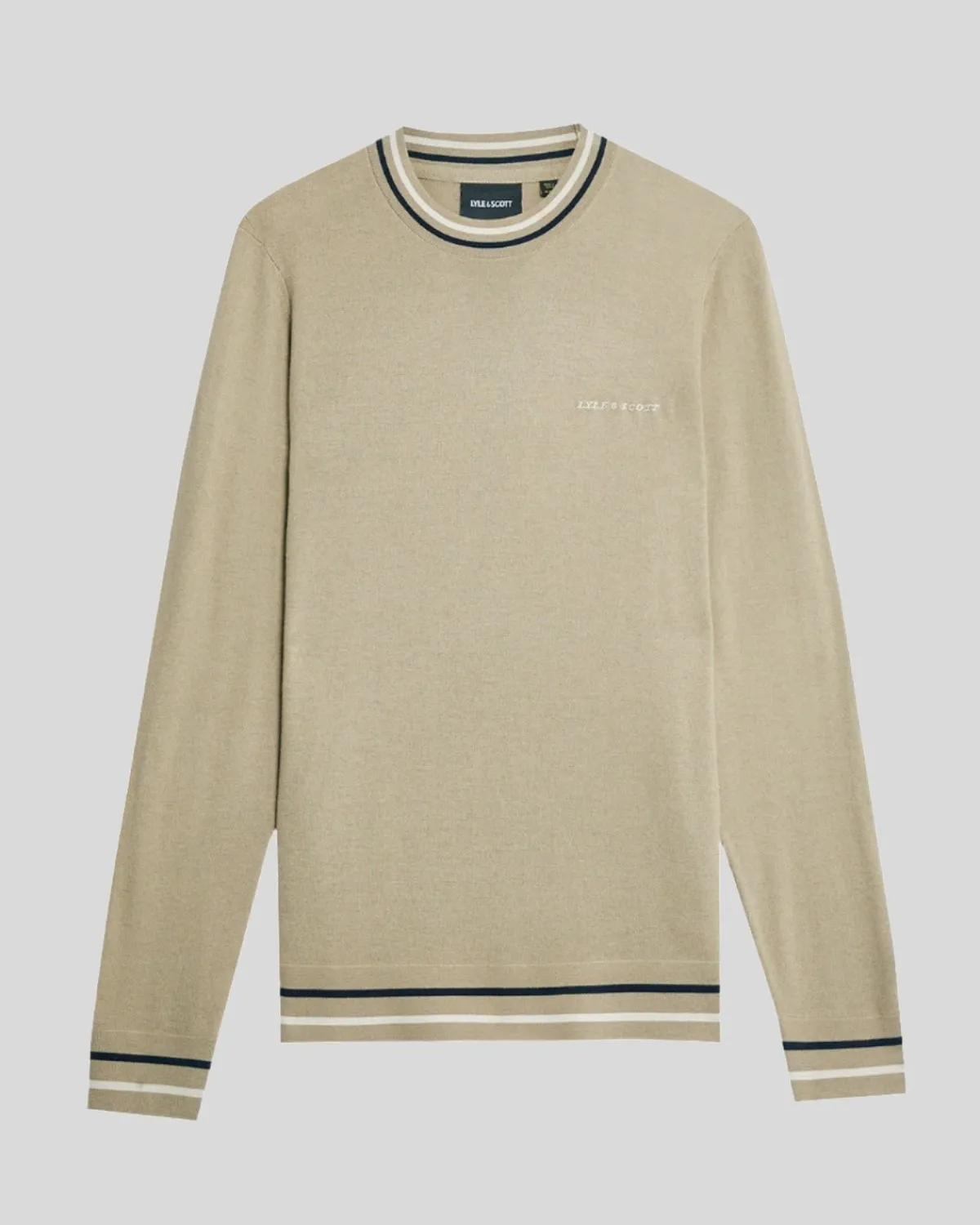 bestickter_pullover_mit_rundhalsausschnitt_4.webp Lyle & Scott Drehbuchsticke | Pullover & Strickwaren<Bestickter Pullover mit Rundhalsausschnitt SageUniform