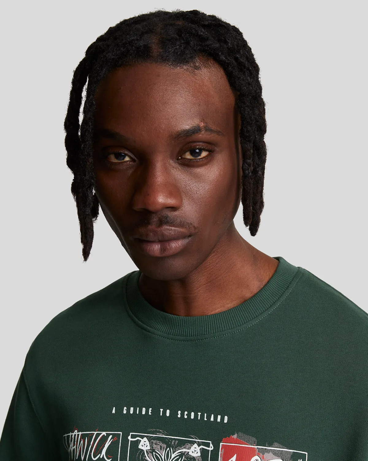 ein_fhrer_durch_schottland_grafik_sweatshirt_3.webp Lyle & Scott Vermächtnis | Sweatshirts<Ein Führer durch Schottland Grafik Sweatshirt ArgyleTeal