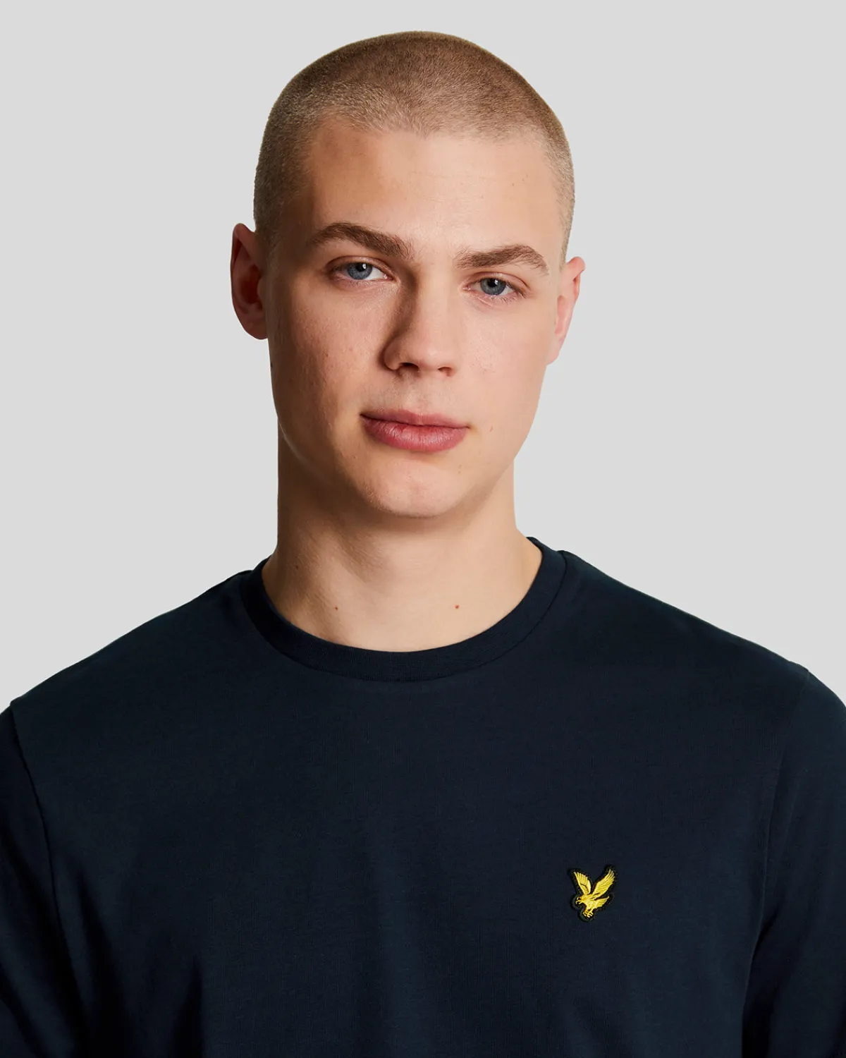 einfarbiges_tshirt_3-16.webp Lyle & Scott Grundlegendes | T-shirts<Einfarbiges T-Shirt Marine