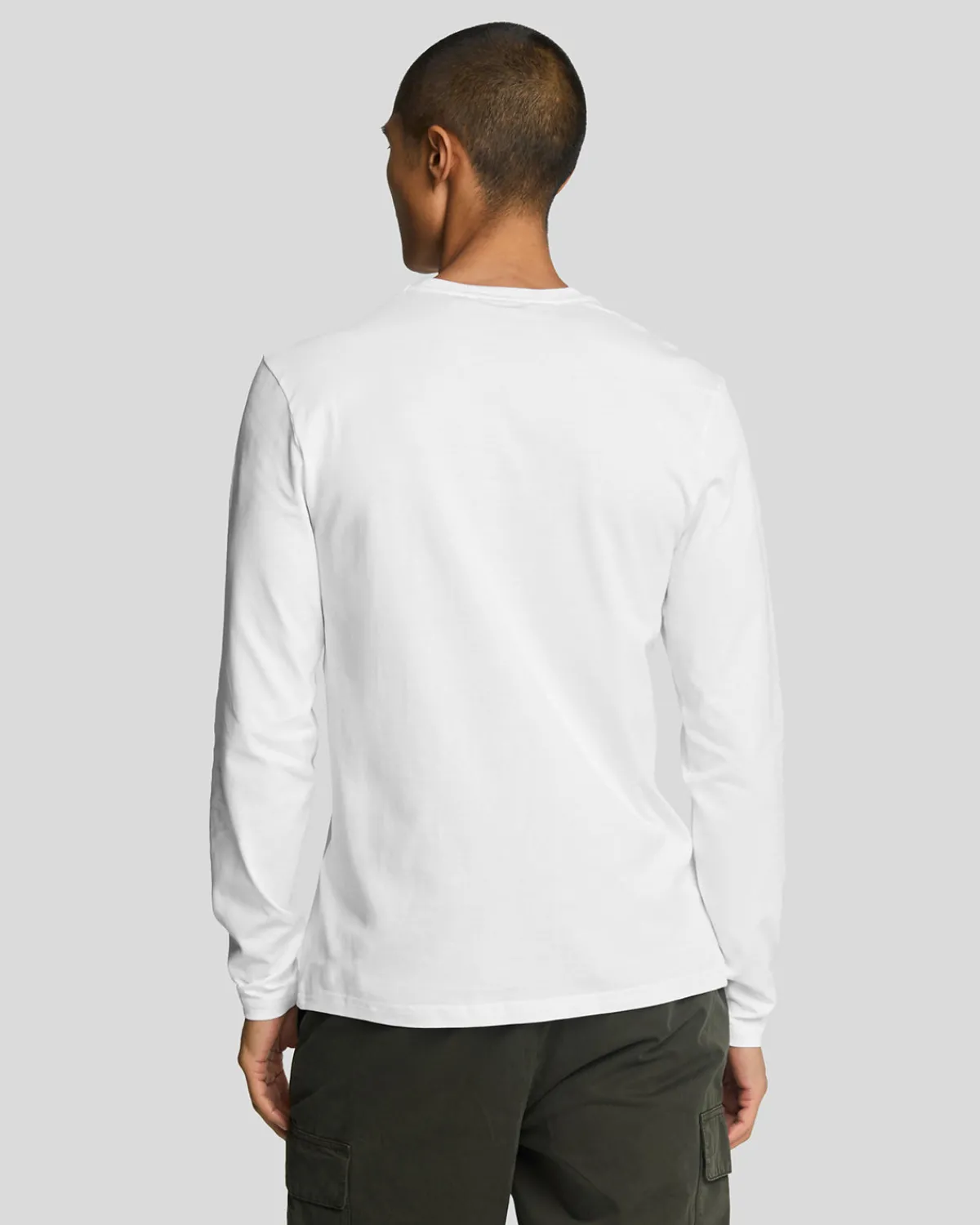 einfarbiges_tshirt_mit_langen_rmeln_2-2.webp Lyle & Scott Grundlegendes | T-shirts<Einfarbiges T-Shirt mit langen Ärmeln Weiss