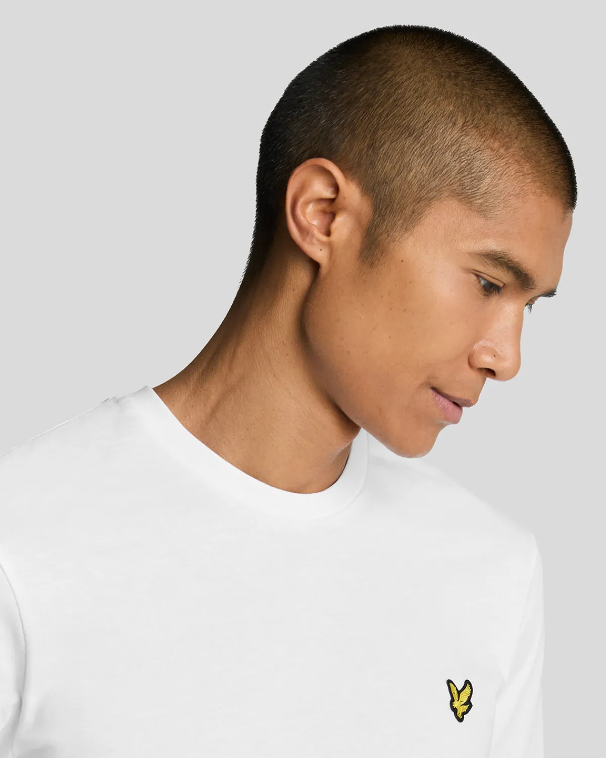 einfarbiges_tshirt_mit_langen_rmeln_3-2.webp Lyle & Scott Grundlegendes | T-shirts<Einfarbiges T-Shirt mit langen Ärmeln Weiss