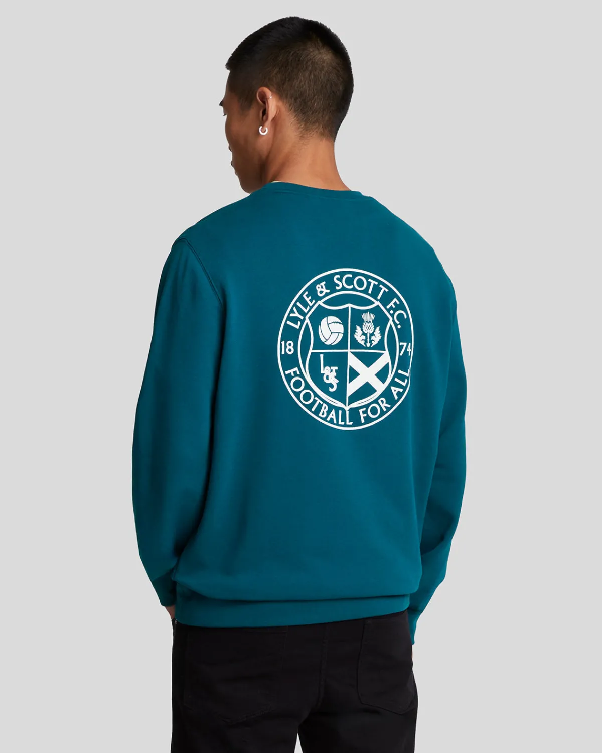 fuball_fr_alle_grafik_sweatshirt_0.webp Lyle & Scott Vermächtnis | Sweatshirts<Fußball für alle Grafik Sweatshirt ApresNavy