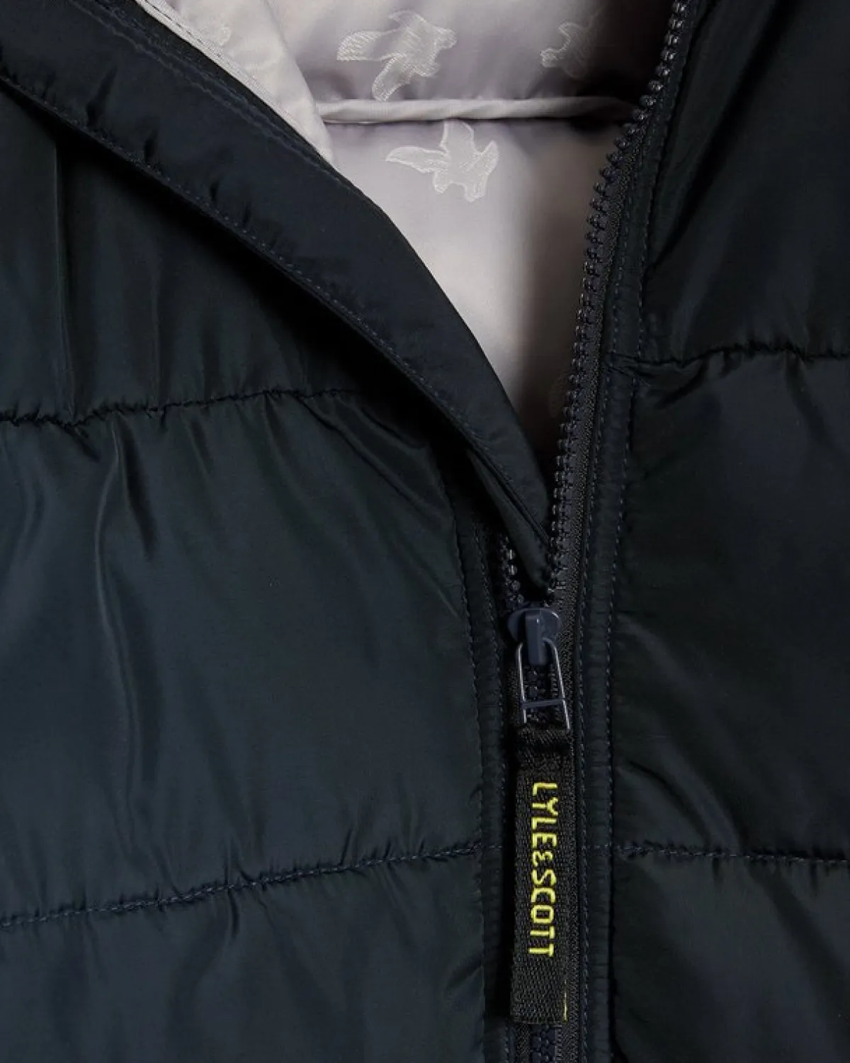 gesteppte_kinderpufferjacke_6.webp Lyle & Scott Kinder Mäntel & Jacken<Gesteppte Kinder-Pufferjacke DarkNavy