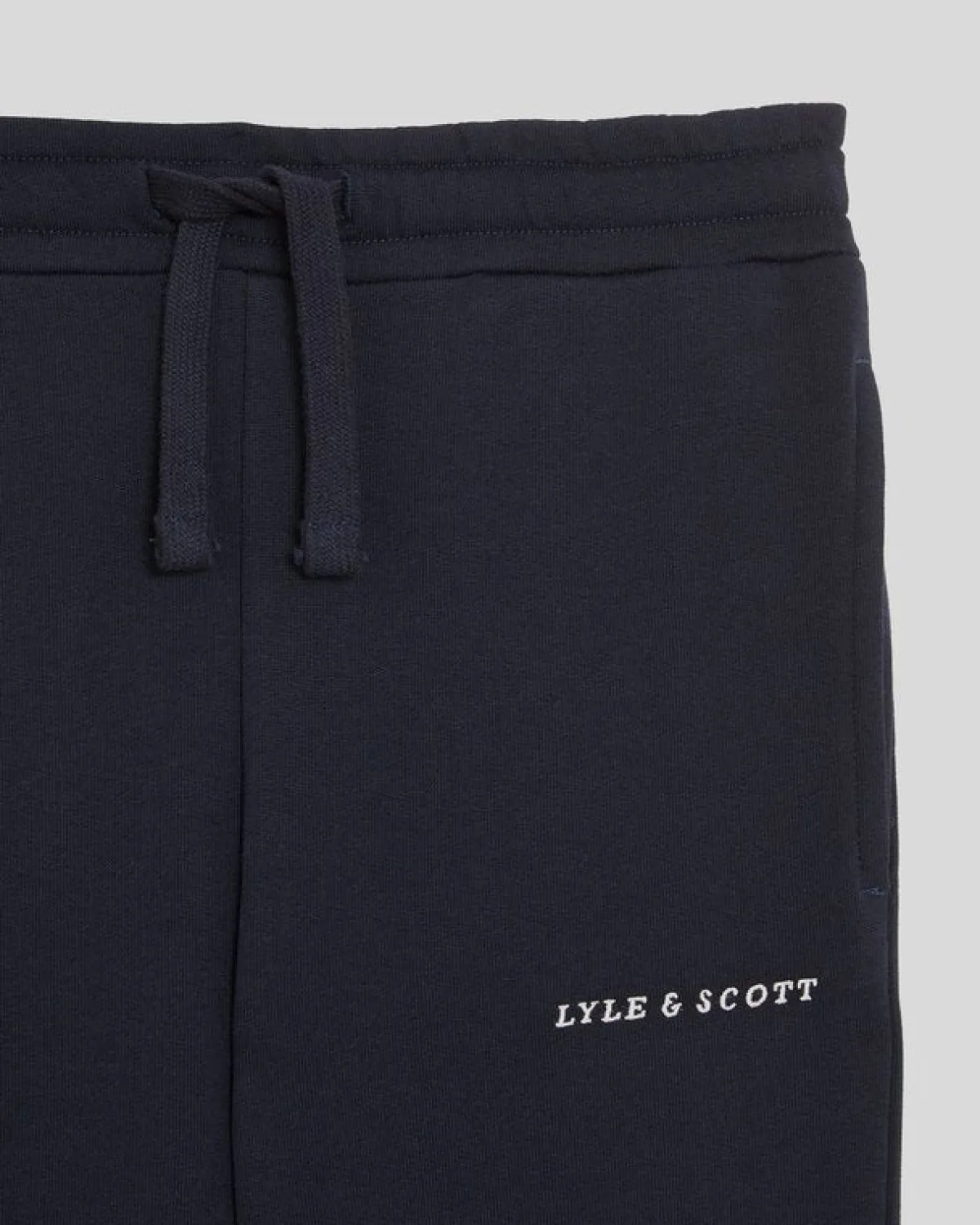 gestickter_kinderjogger_mit_skript_3.webp Lyle & Scott Kinder Unterseiten<Gestickter Kinder-Jogger mit Skript DunkleMarine
