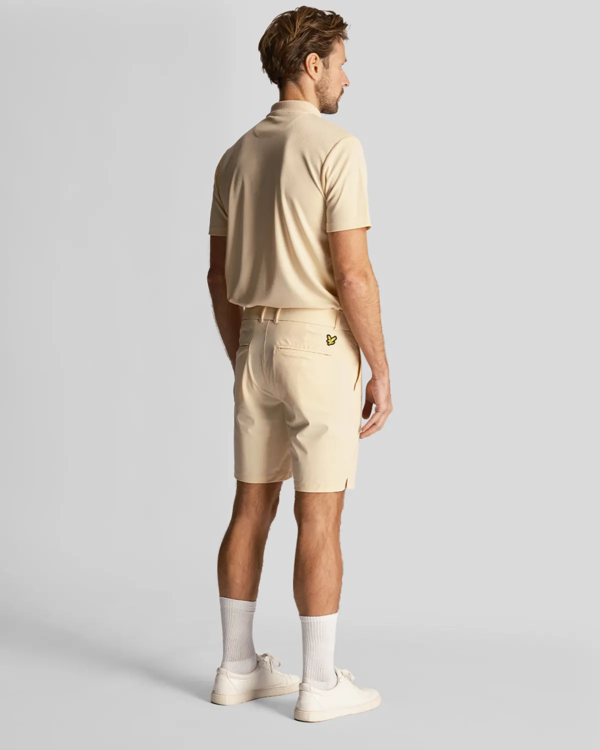 golf_airlight_shorts_2.webp Lyle & Scott Golf | Kurze Hosen<Golf Airlight Shorts Sanddüne