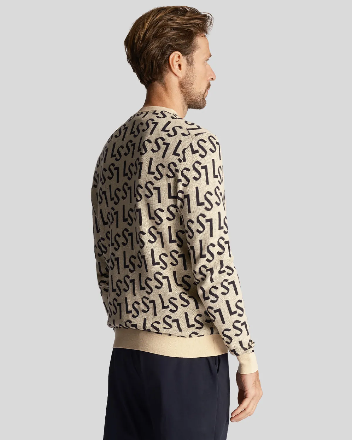 golf_monogramm_gestrickt_rundhalsausschnitt_pullover_2.webp Lyle & Scott Golf<Golf Monogramm gestrickt Rundhalsausschnitt Pullover Sanddüne