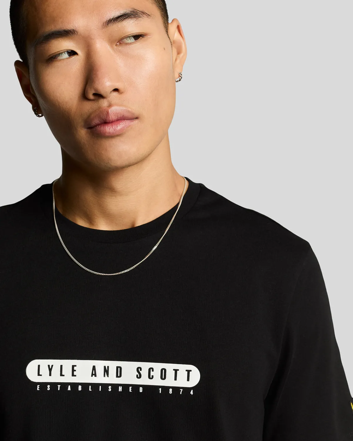 gummiertes_grafik_tshirt_3-1.webp Lyle & Scott Vermächtnis | T-shirts<Gummiertes Grafik T-Shirt JetBlack