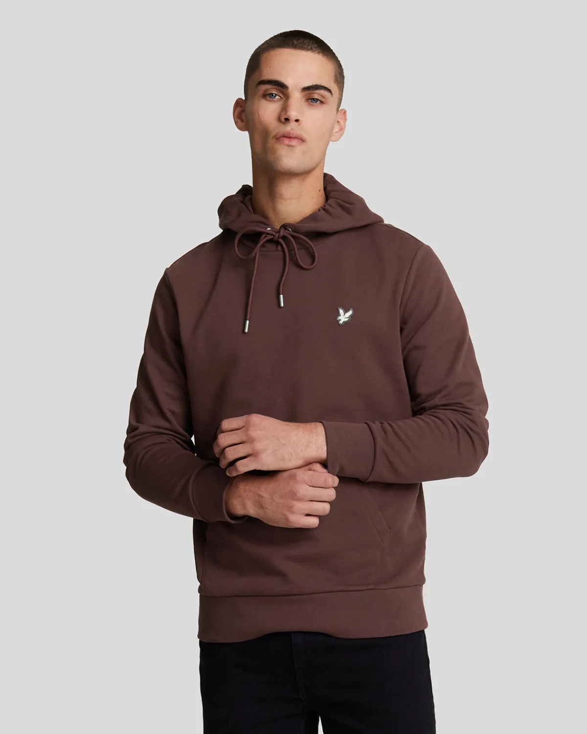 hochwertiger_french_terry_hoodie_mit_diagonaler_webart_0-2.webp Lyle & Scott Reframed | Kapuzenpullover<Hochwertiger French Terry Hoodie mit diagonaler Webart RubberRed