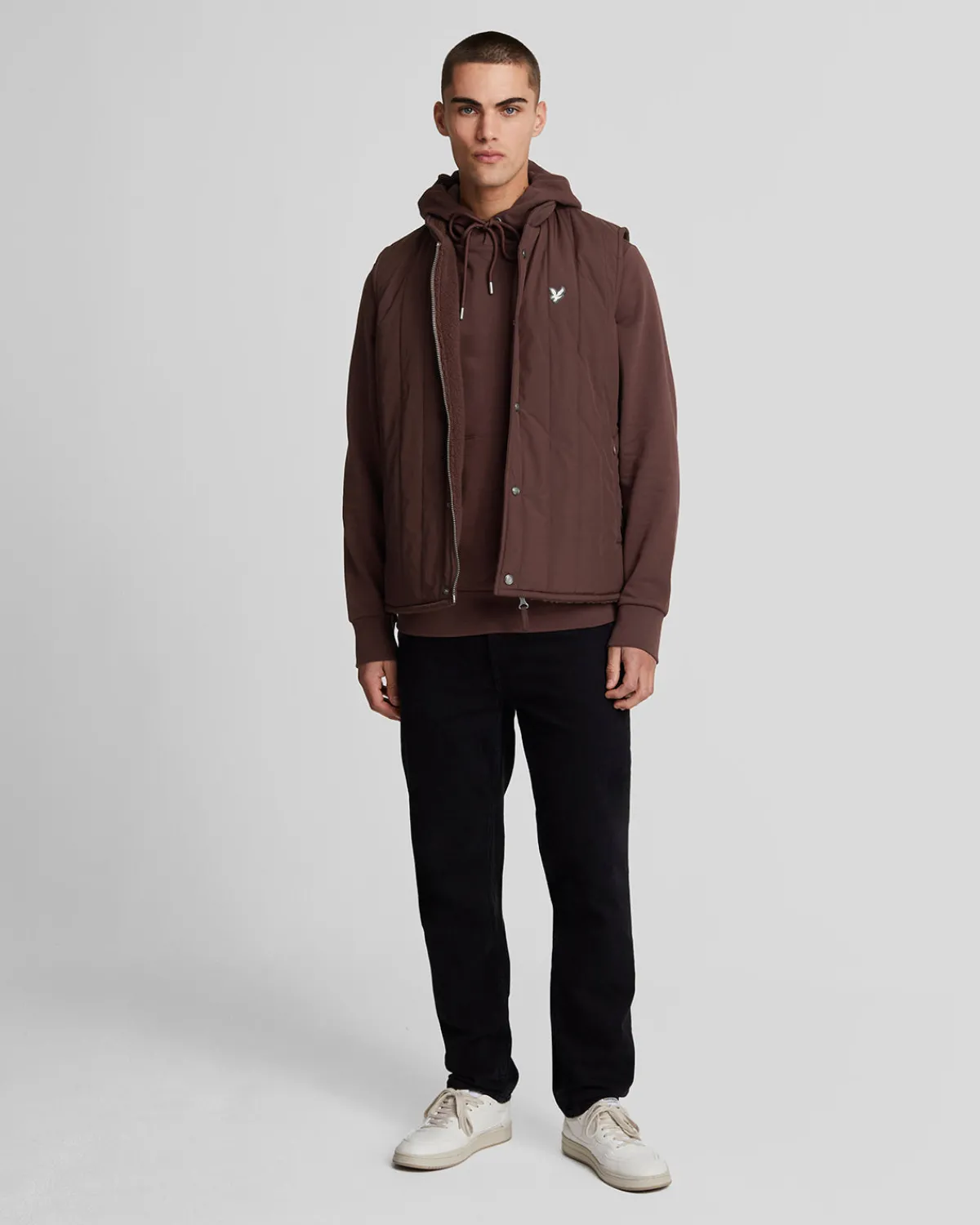 hochwertiger_french_terry_hoodie_mit_diagonaler_webart_1-2.webp Lyle & Scott Reframed | Kapuzenpullover<Hochwertiger French Terry Hoodie mit diagonaler Webart RubberRed