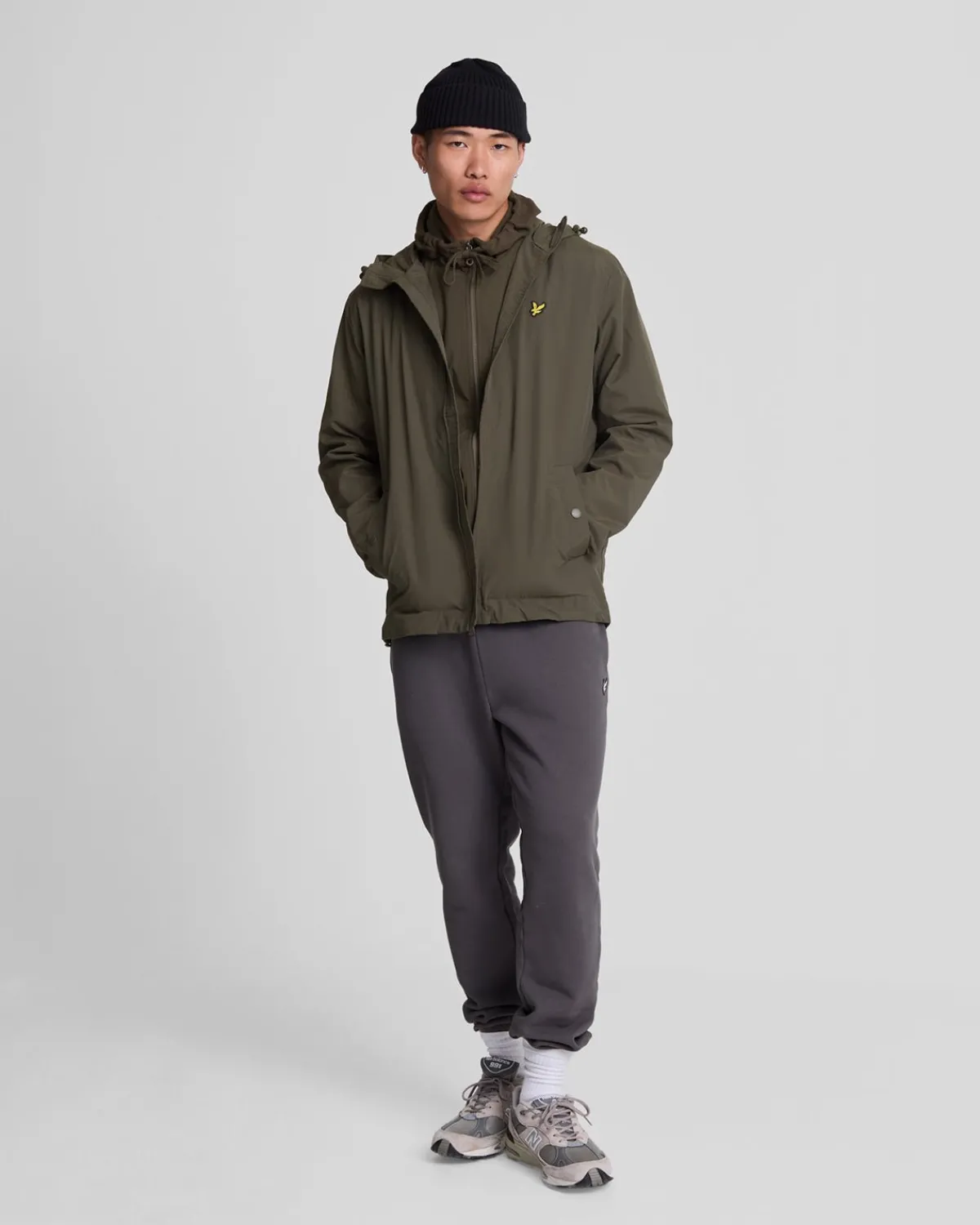 jacke_mit_kapuze_und_reiverschluss_1-2.webp Lyle & Scott Mäntel & Jacken<Jacke mit Kapuze und Reißverschluss Olive