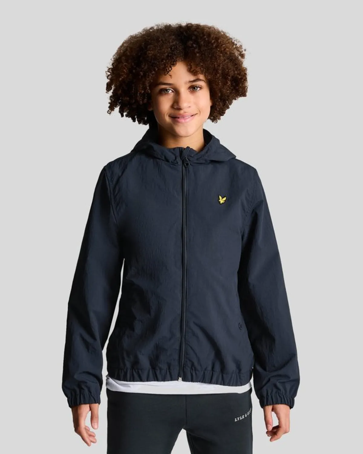 kinder_jacke_mit_kapuze_und_reiverschluss_0-1.webp Lyle & Scott Kinder Mäntel & Jacken<Kinder Jacke mit Kapuze und Reißverschluss