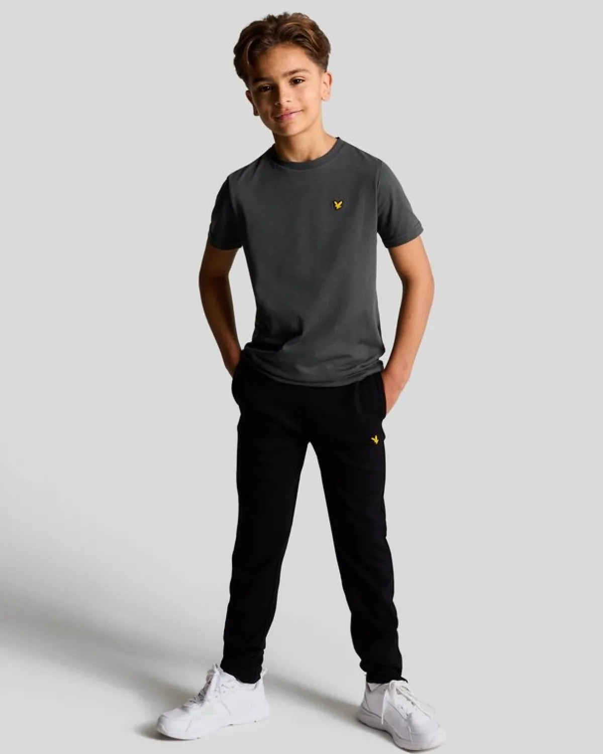 kinder_sporttshirt_1-1.webp Lyle & Scott Kinder Polos & T-shirts<Kinder Sport-T-Shirt Graphit