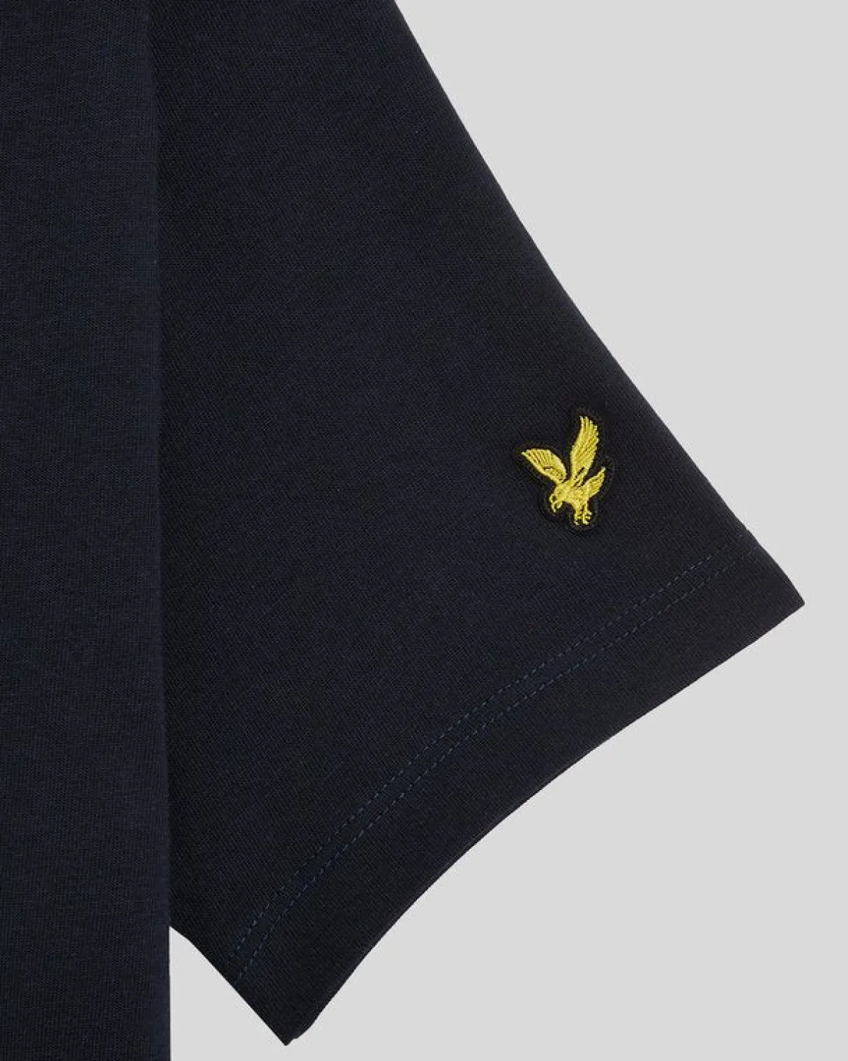 kinder_tshirt_mit_gestickter_schrift_4.webp Lyle & Scott Kinder Polos & T-shirts<Kinder T-Shirt mit gestickter Schrift DunkleMarine