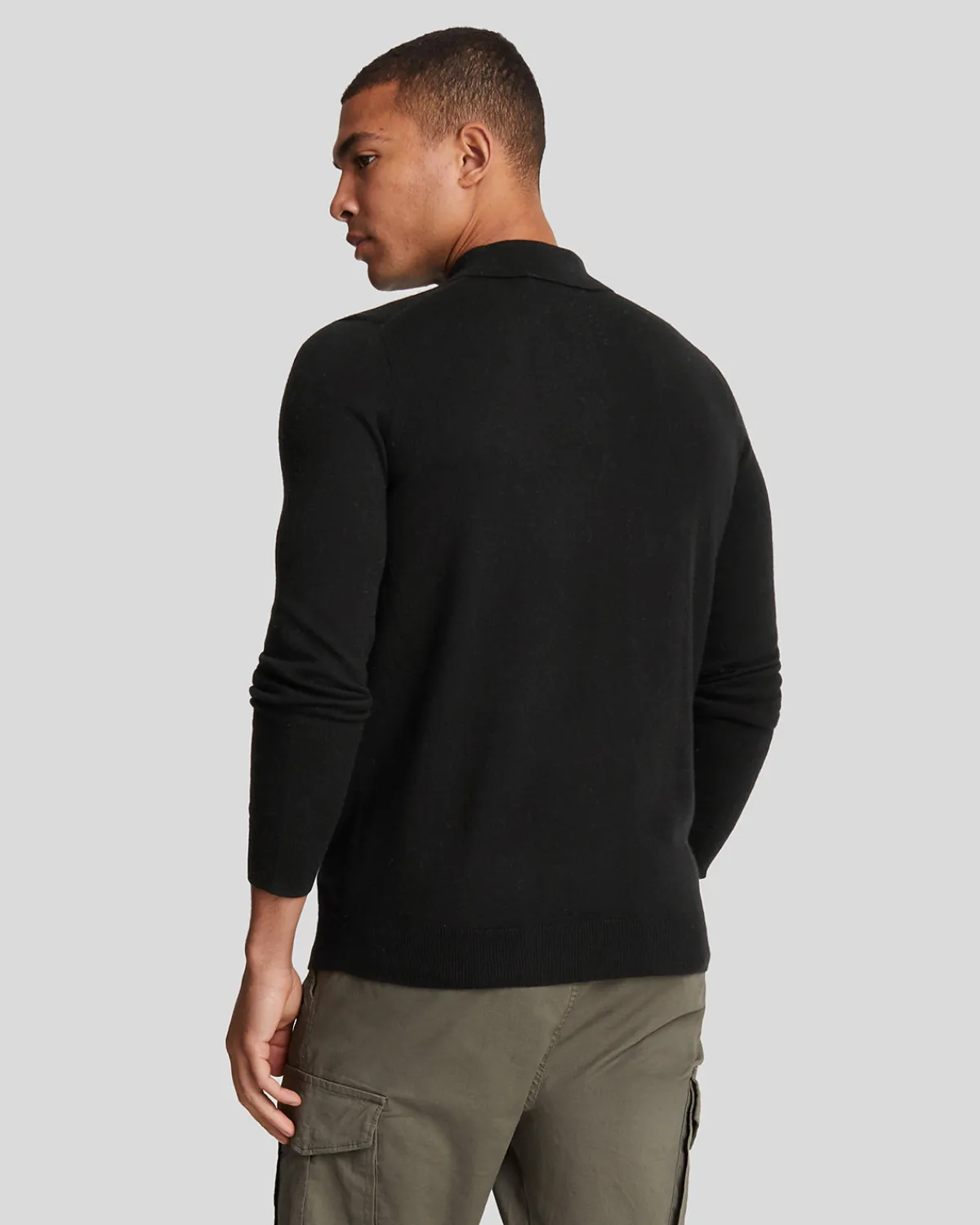 langrmeliges_gestricktes_poloshirt_aus_baumwolle_und_merino_2.webp Lyle & Scott Polohemden<Langärmeliges gestricktes Poloshirt aus Baumwolle und Merino JetBlack