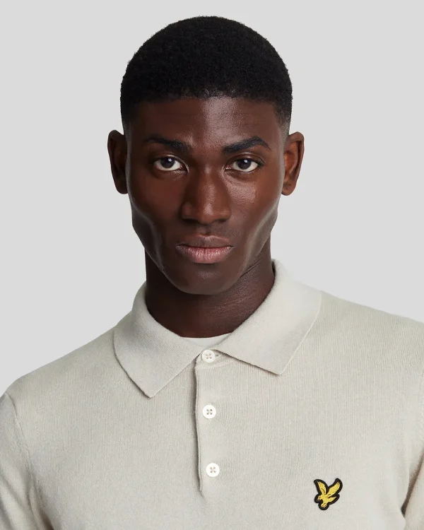 Lyle & Scott Polohemden<Langärmeliges gestricktes Poloshirt aus Baumwolle und Merino Cove