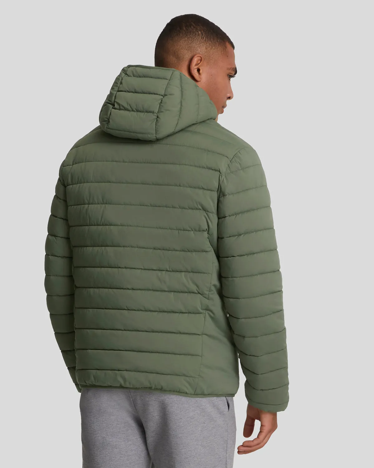 leichte_sport_stretch_steppjacke_2.webp Lyle & Scott Sportbekleidung<Leichte Sport Stretch Steppjacke CactusGreen