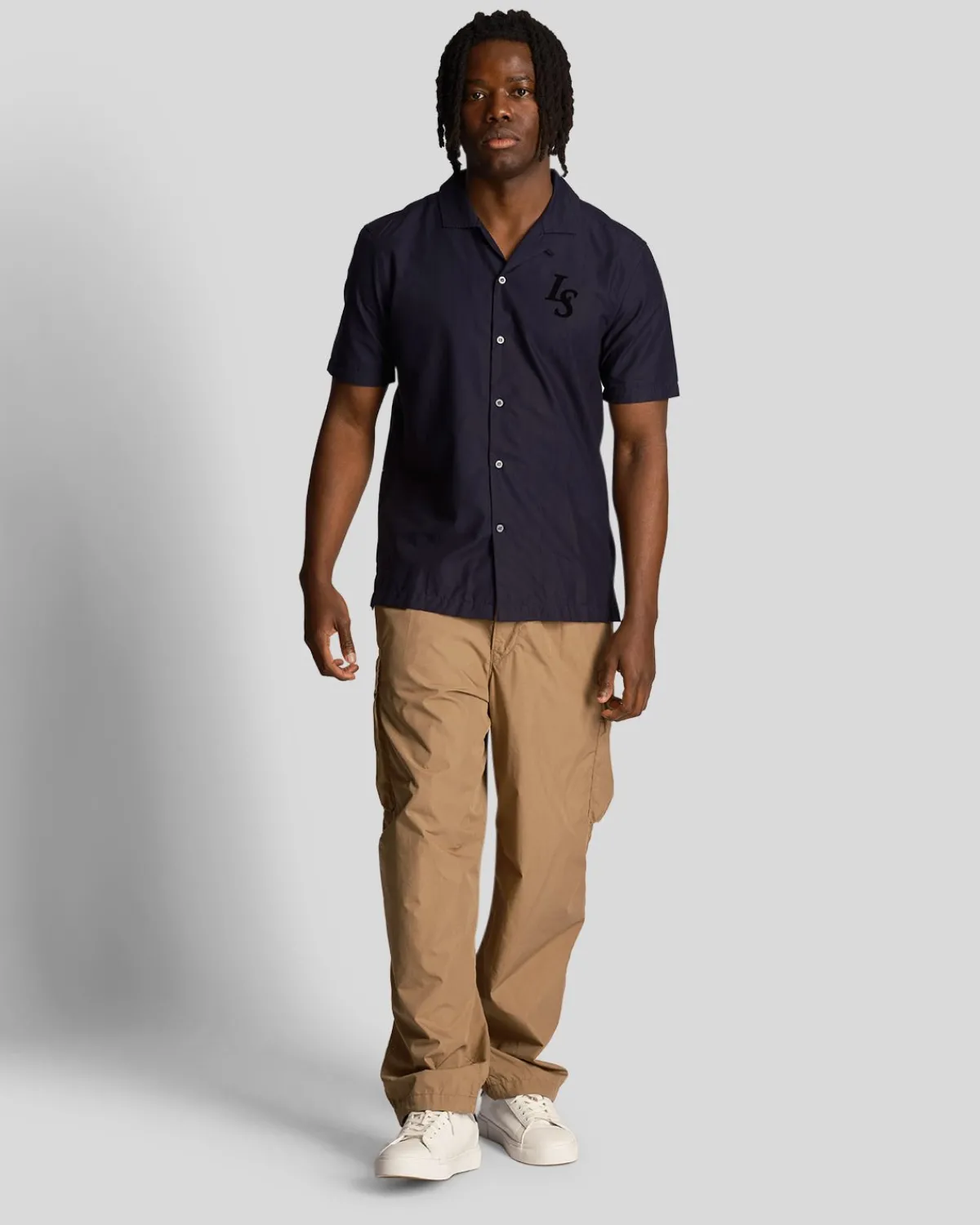 nadelstreifenhemd_mit_reverekragen_1-1.webp Lyle & Scott Drehbuchsticke | Hemden<Nadelstreifenhemd mit Revere-Kragen DunkleMarine
