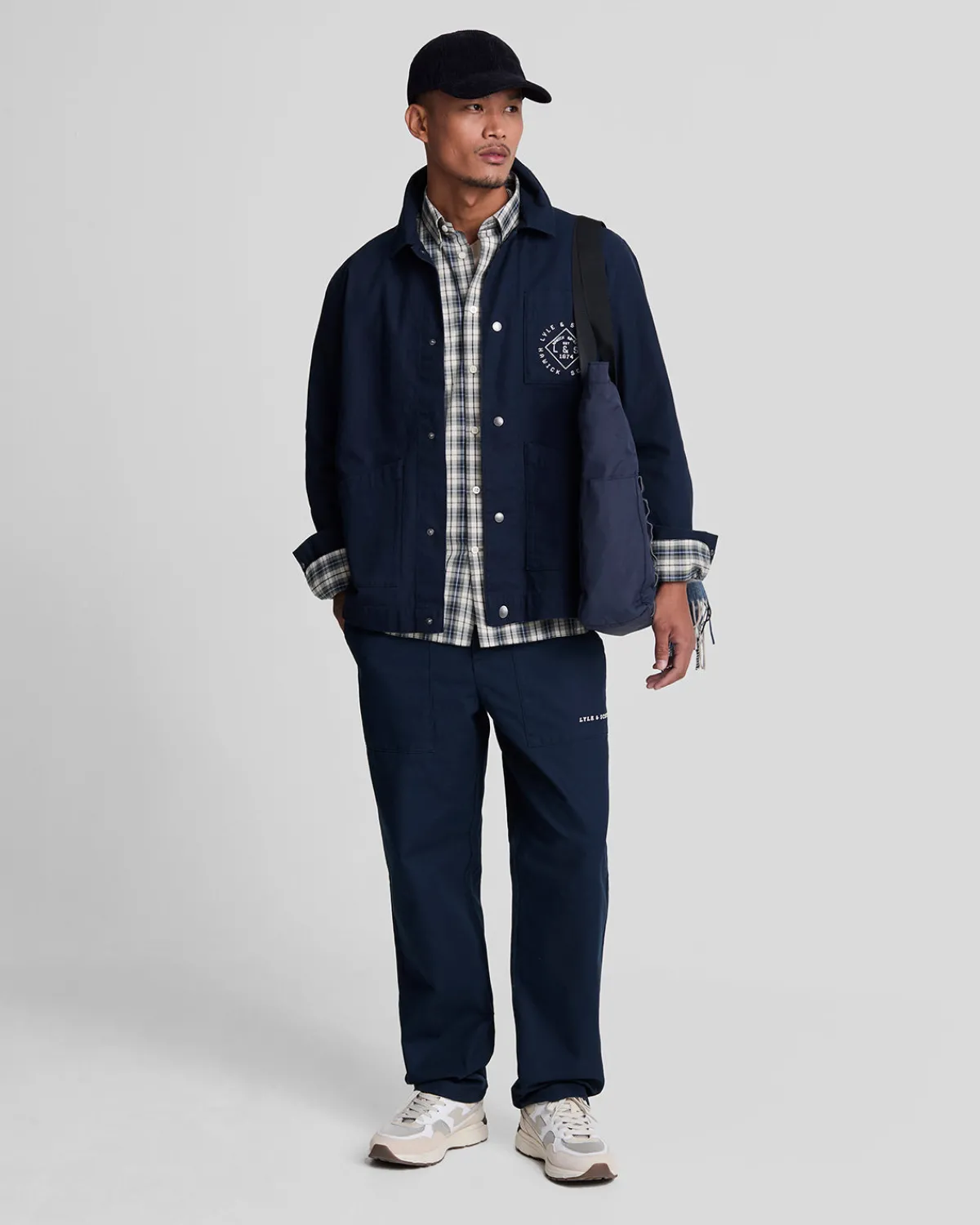 popelinehemd_mit_gewaschenem_karo_1-3.webp Lyle & Scott Hemden<Popeline-Hemd mit gewaschenem Karo Cove/DarkNavy