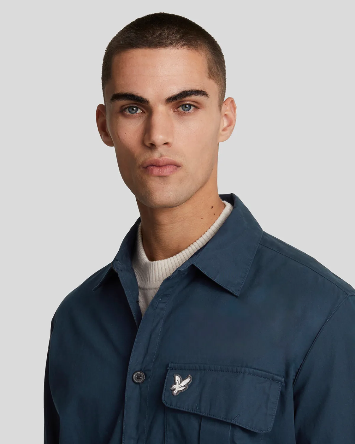 premium_berhemd_mit_plissierten_taschen_3.webp Lyle & Scott Mäntel & Jacken<Premium Überhemd mit plissierten Taschen MidnightNavy