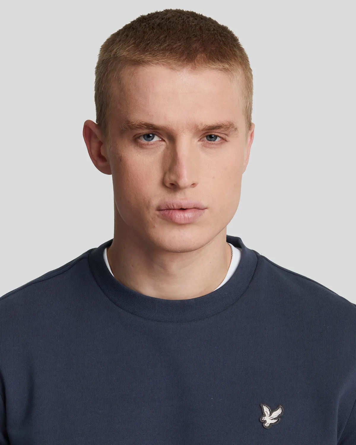 premium_sweatshirt_mit_rundhalsausschnitt_aus_french_terry_in_diagonalbindung_3-1.webp Lyle & Scott Reframed | Sweatshirts<Premium Sweatshirt mit Rundhalsausschnitt aus French Terry in Diagonalbindung MidnightNavy