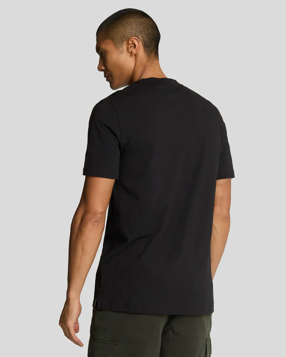 premium_tshirt_mit_rundhalsausschnitt_aus_baumwolle_2-4.webp Lyle & Scott Reframed | T-shirts<Premium T-Shirt mit Rundhalsausschnitt aus Baumwolle Lacquer
