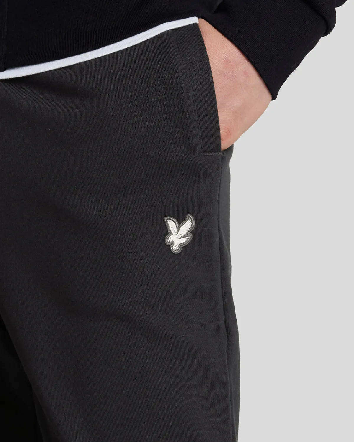 premiumjogginghose_aus_franzsischem_frottee_mit_diagonalbindung_3-2.webp Lyle & Scott Reframed | Jogger<Premium-Jogginghose aus französischem Frottee mit Diagonalbindung Lacquer