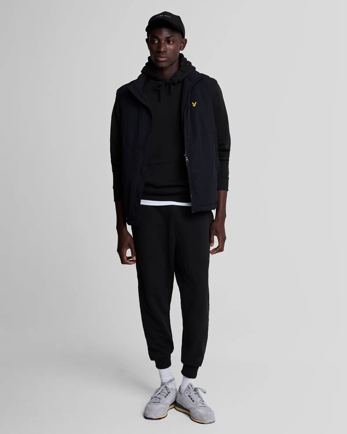 pullover_hoodie_1.webp Lyle & Scott Grundlegendes | Kapuzenpullover<Pullover Hoodie Pechschwarz