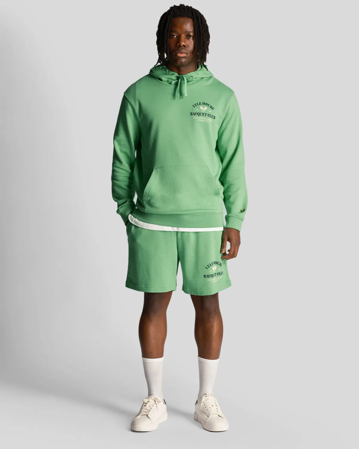 racquet_club_grafik_sweat_shorts_0.webp Lyle & Scott Kurze Hosen<Racquet Club Grafik Sweat Shorts Rasengrün