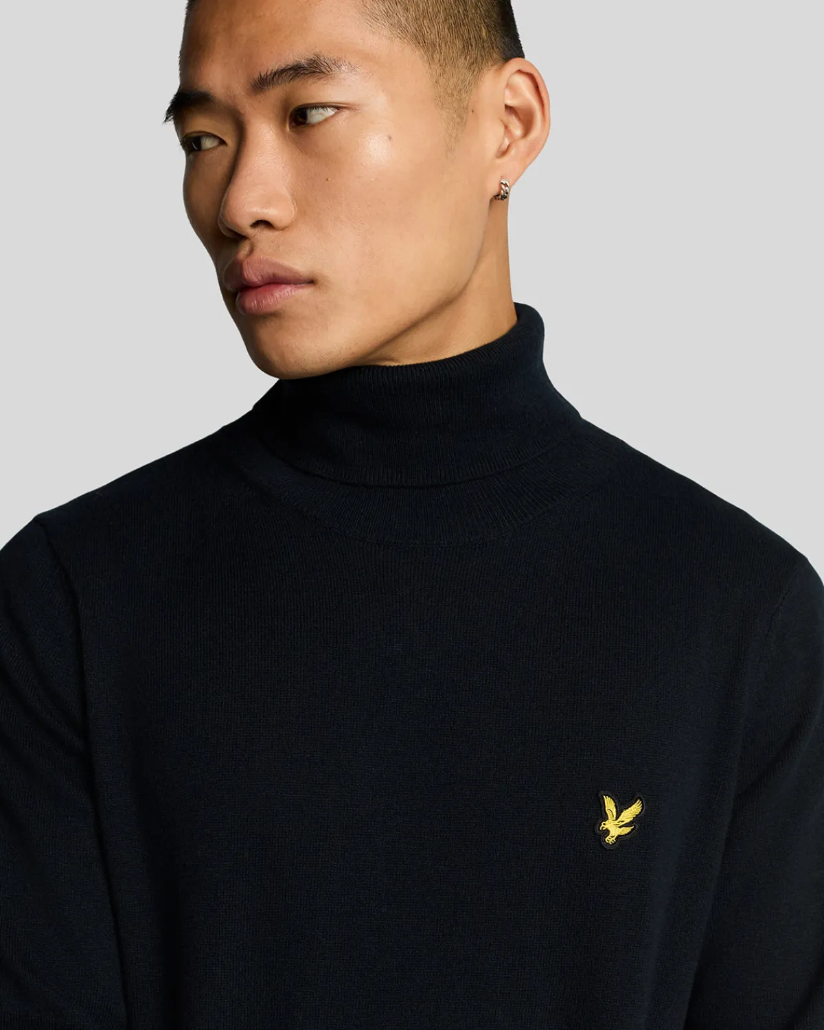 rollkragenpullover_aus_baumwolle_und_merino_3.webp Lyle & Scott Pullover & Strickwaren<Rollkragenpullover aus Baumwolle und Merino DarkNavy