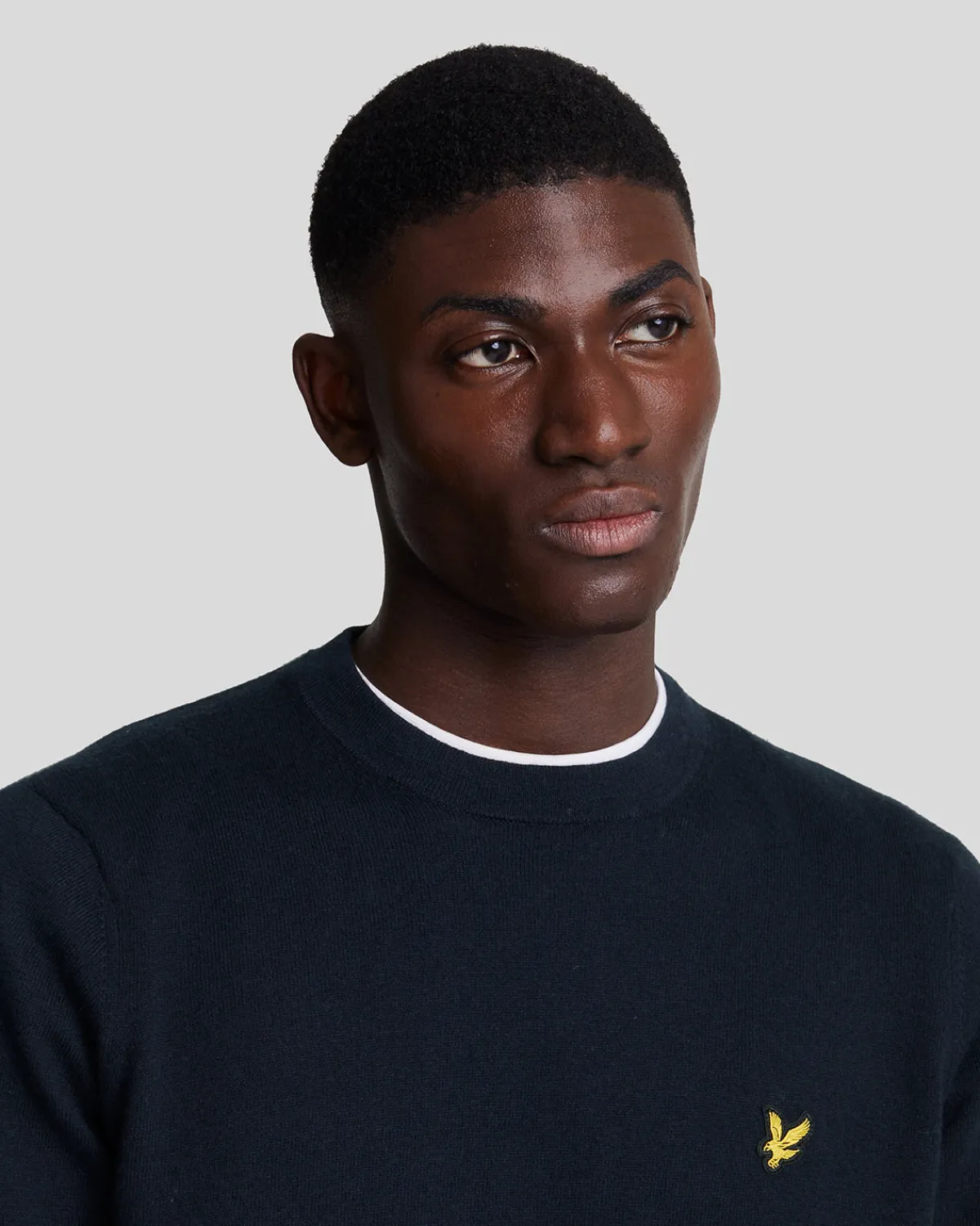 rundhalspullover_aus_baumwolle_und_merino_3-7.webp Lyle & Scott Pullover & Strickwaren<Rundhals-Pullover aus Baumwolle und Merino DunkleMarine