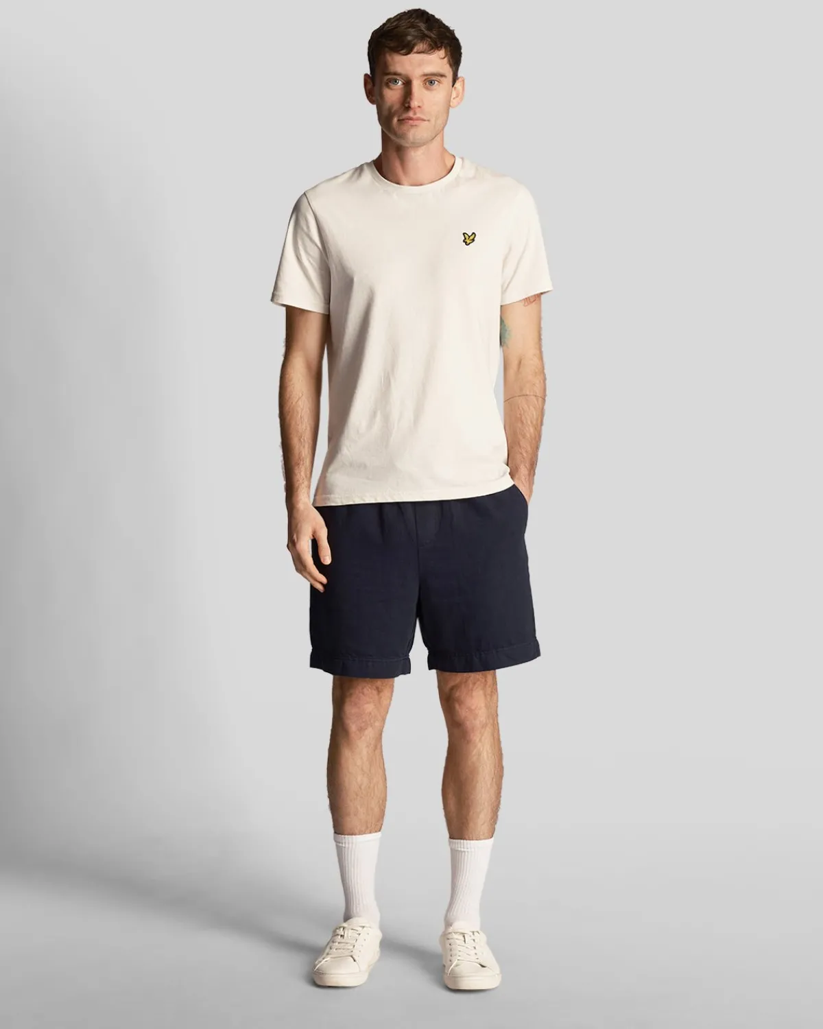 shorts_aus_baumwolle_und_leinen_0-2.webp Lyle & Scott Kurze Hosen<Shorts aus Baumwolle und Leinen DunkleMarine