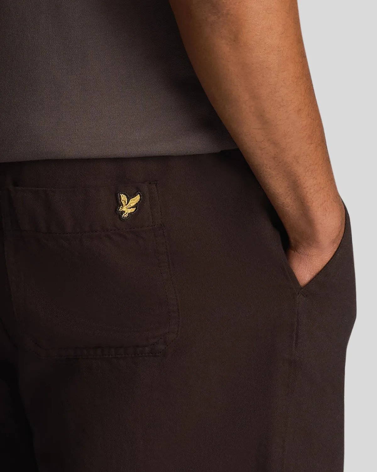 shorts_aus_baumwolle_und_leinen_3.webp Lyle & Scott Kurze Hosen<Shorts aus Baumwolle und Leinen Pechschwarz