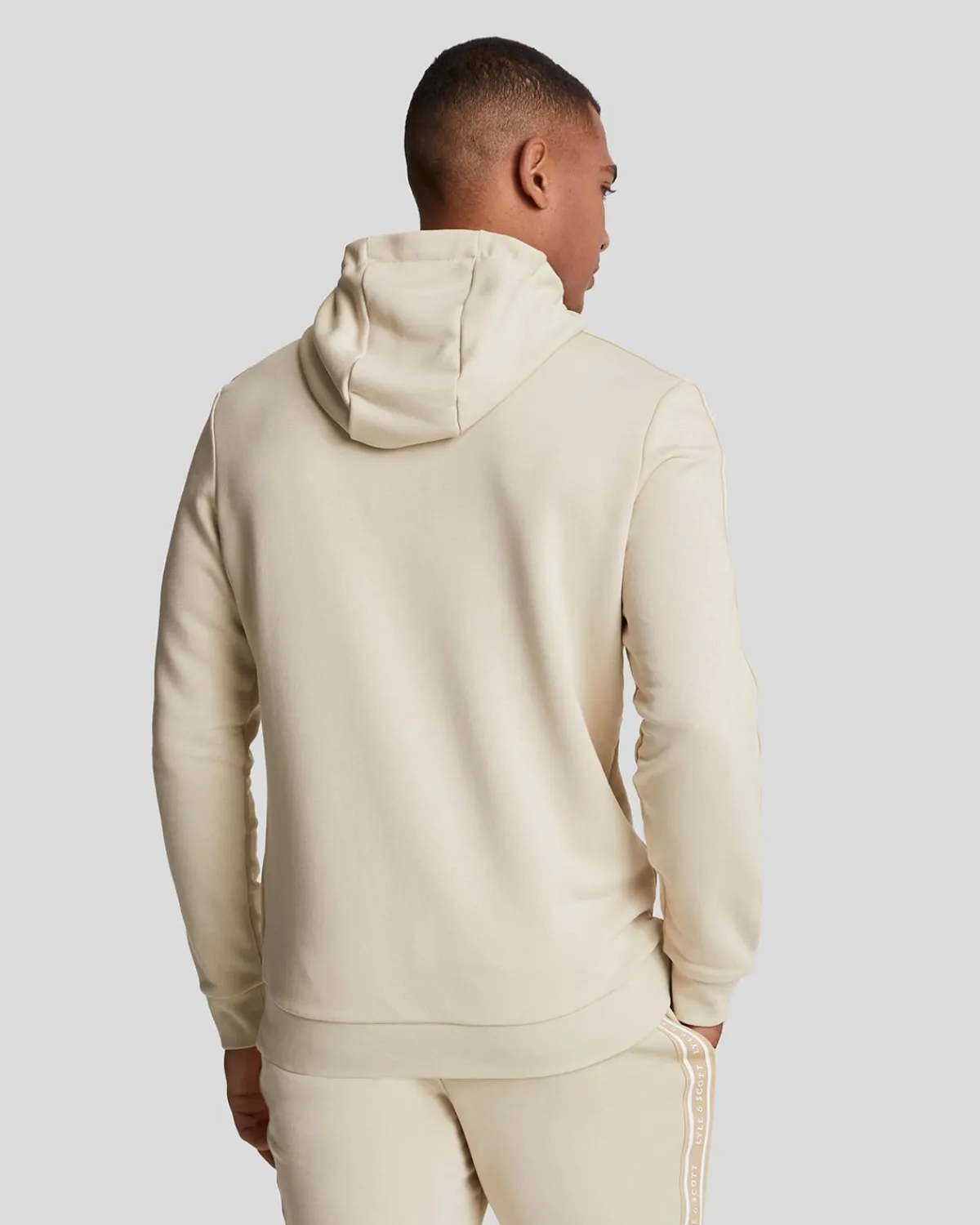 sport_tape_hoodie_2-1.webp Lyle & Scott Sportbekleidung | Kapuzenpullover<Sport Tape Hoodie Viaduct
