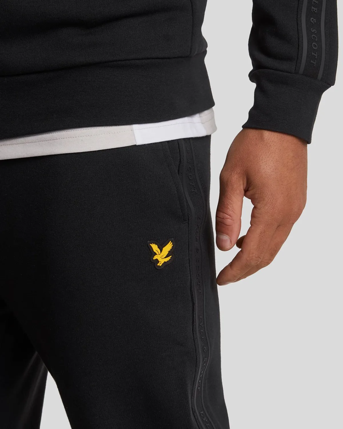 sport_tape_trainingshose_3-1.webp Lyle & Scott Sportbekleidung | Jogger<Sport Tape Trainingshose JetBlack