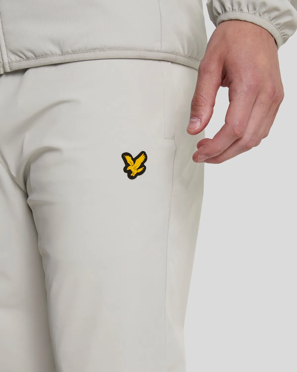sport_vierwegestretchtrainingshose_3-1.webp Lyle & Scott Sportbekleidung | Jogger<Sport Vier-Wege-Stretch-Trainingshose Pebble
