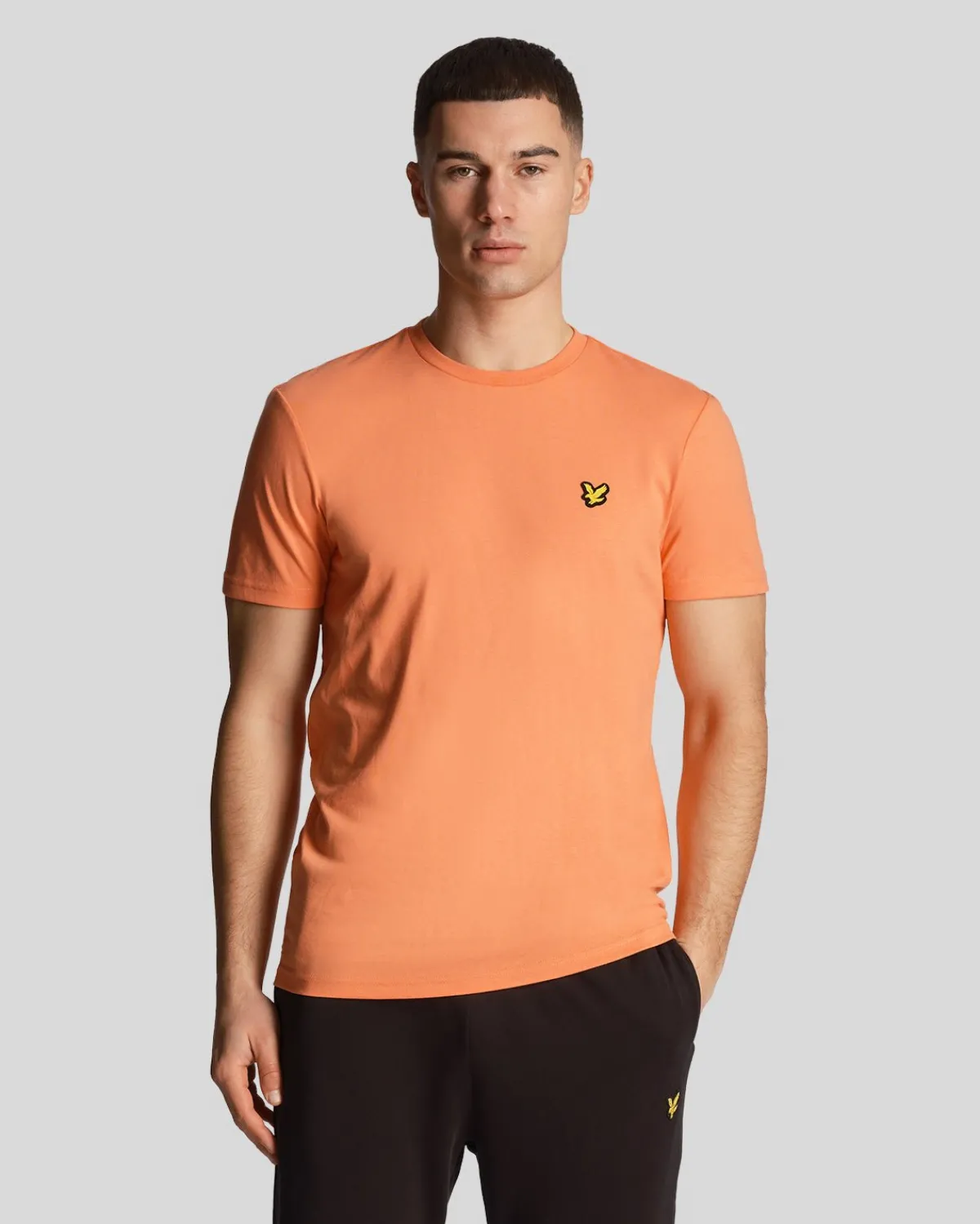 sportliches_martin_tshirt_mit_kurzen_rmeln_0-2.webp Lyle & Scott Sportbekleidung | T-shirts<Sportliches Martin T-Shirt mit kurzen Ärmeln KursKoralle