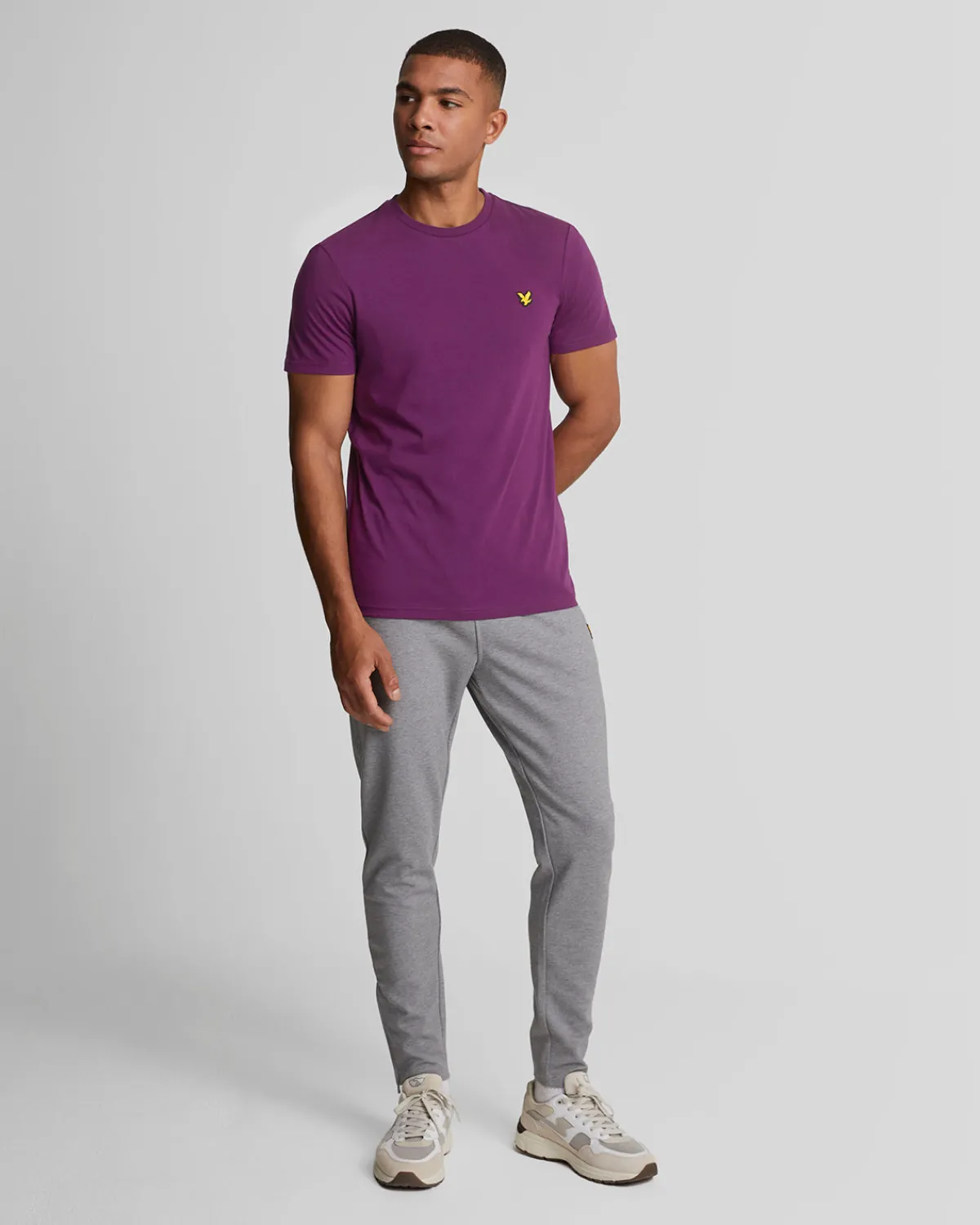 sportliches_martin_tshirt_mit_kurzen_rmeln_1-3.webp Lyle & Scott Sportbekleidung | T-shirts<Sportliches Martin T-Shirt mit kurzen Ärmeln BrightPurple