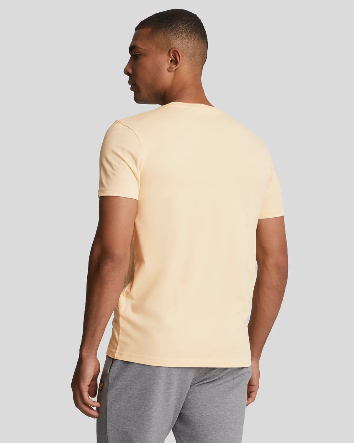 sportliches_martin_tshirt_mit_kurzen_rmeln_2-8.webp Lyle & Scott Sportbekleidung | T-shirts<Sportliches Martin T-Shirt mit kurzen Ärmeln Sanddüne