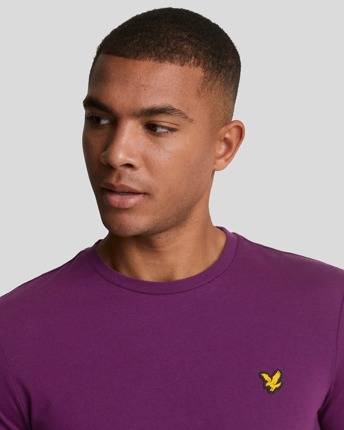 sportliches_martin_tshirt_mit_kurzen_rmeln_3-3.webp Lyle & Scott Sportbekleidung | T-shirts<Sportliches Martin T-Shirt mit kurzen Ärmeln BrightPurple