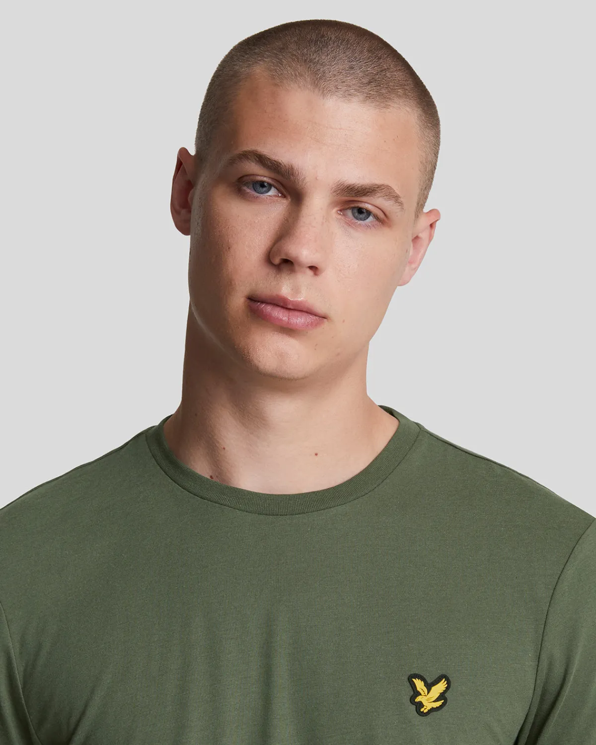 sportliches_martin_tshirt_mit_kurzen_rmeln_3-7.webp Lyle & Scott Sportbekleidung | T-shirts<Sportliches Martin T-Shirt mit kurzen Ärmeln Kaktusgrün