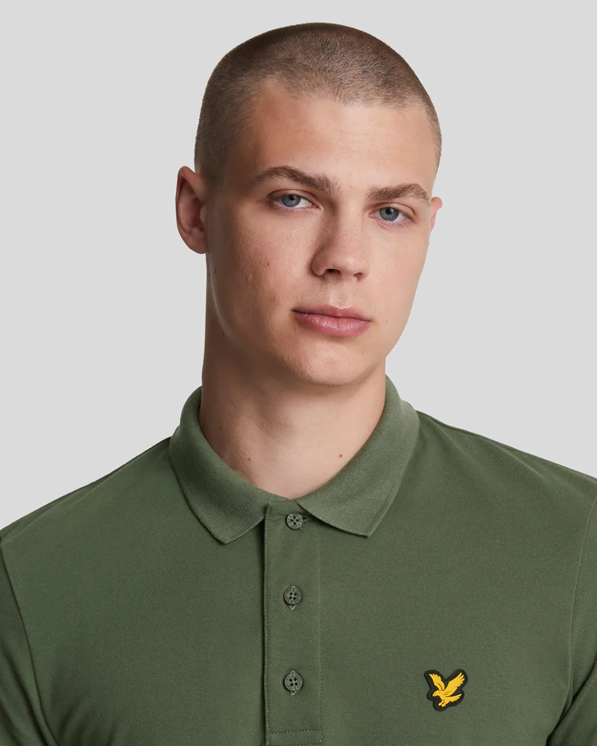 sportliches_polohemd_mit_kurzen_rmeln_3-4.webp Lyle & Scott Sportbekleidung | Polohemden<Sportliches Polohemd mit kurzen Ärmeln Kaktusgrün