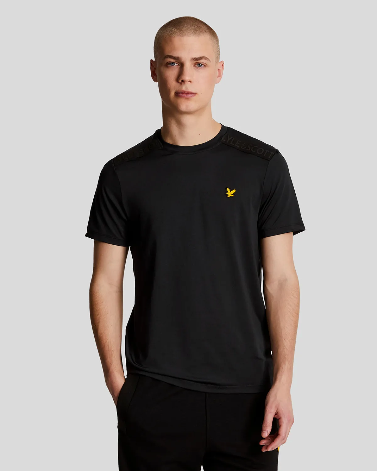 sportliches_schulter_tshirt_mit_branding_0.webp Lyle & Scott Sportbekleidung<Sportliches Schulter T-Shirt mit Branding Pechschwarz