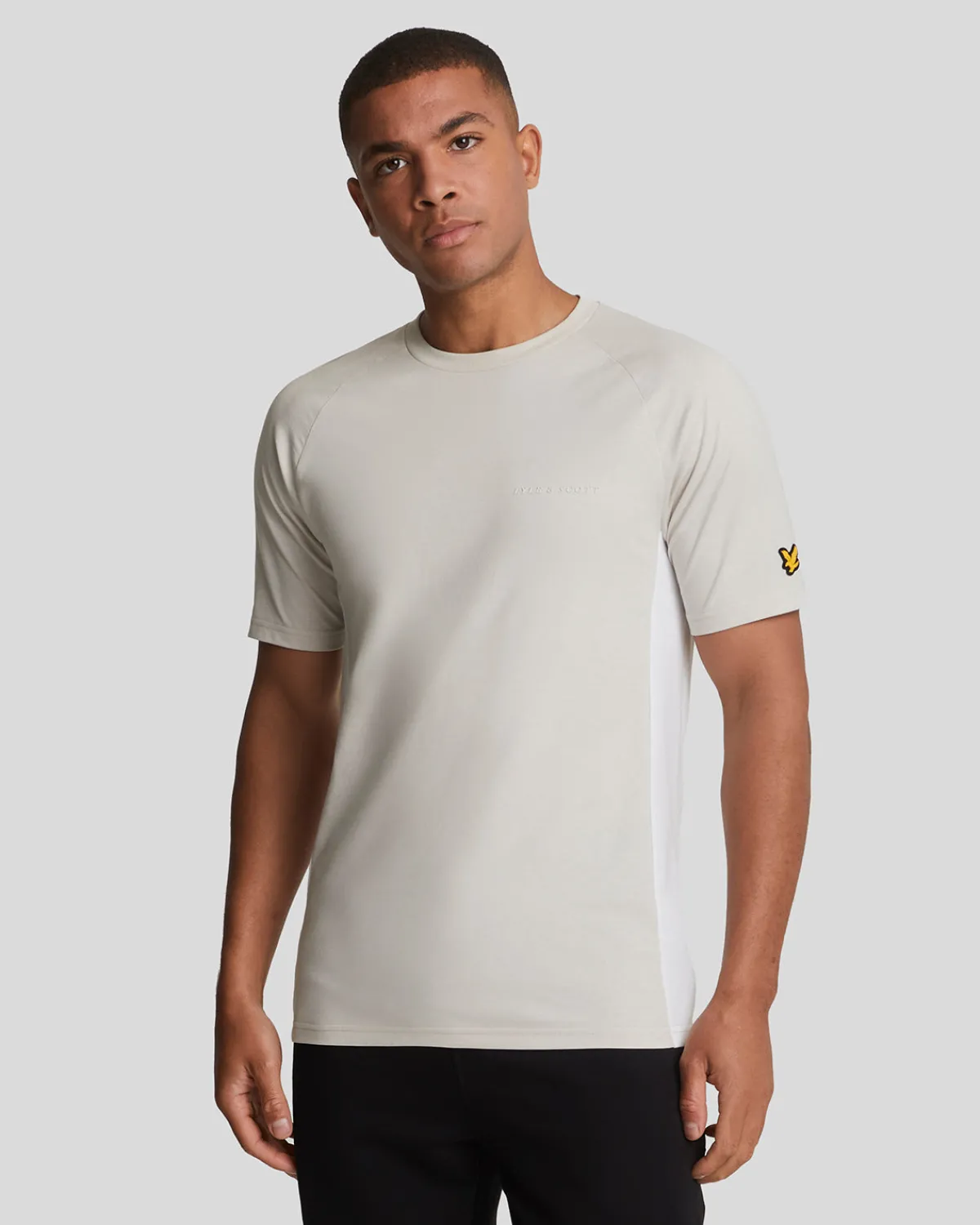 sports_colour_block_core_tshirt_0-1.webp Lyle & Scott Sportbekleidung<Sports Colour Block Core T-Shirt Pebble/White