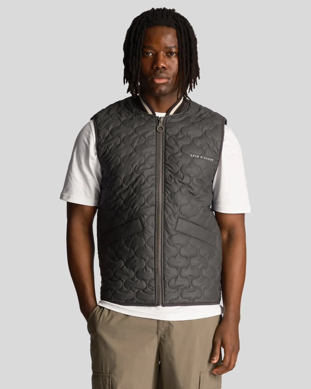 steppweste_0-1.webp Lyle & Scott Drehbuchsticke<Steppweste Gunmetal