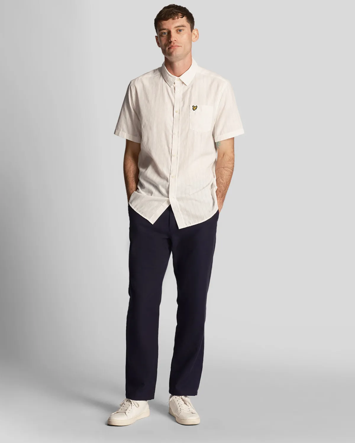texturierte_streifen_kurzarmhemd_1.webp Lyle & Scott Vermächtnis | Hemden<Texturierte Streifen Kurzarmhemd Kreide
