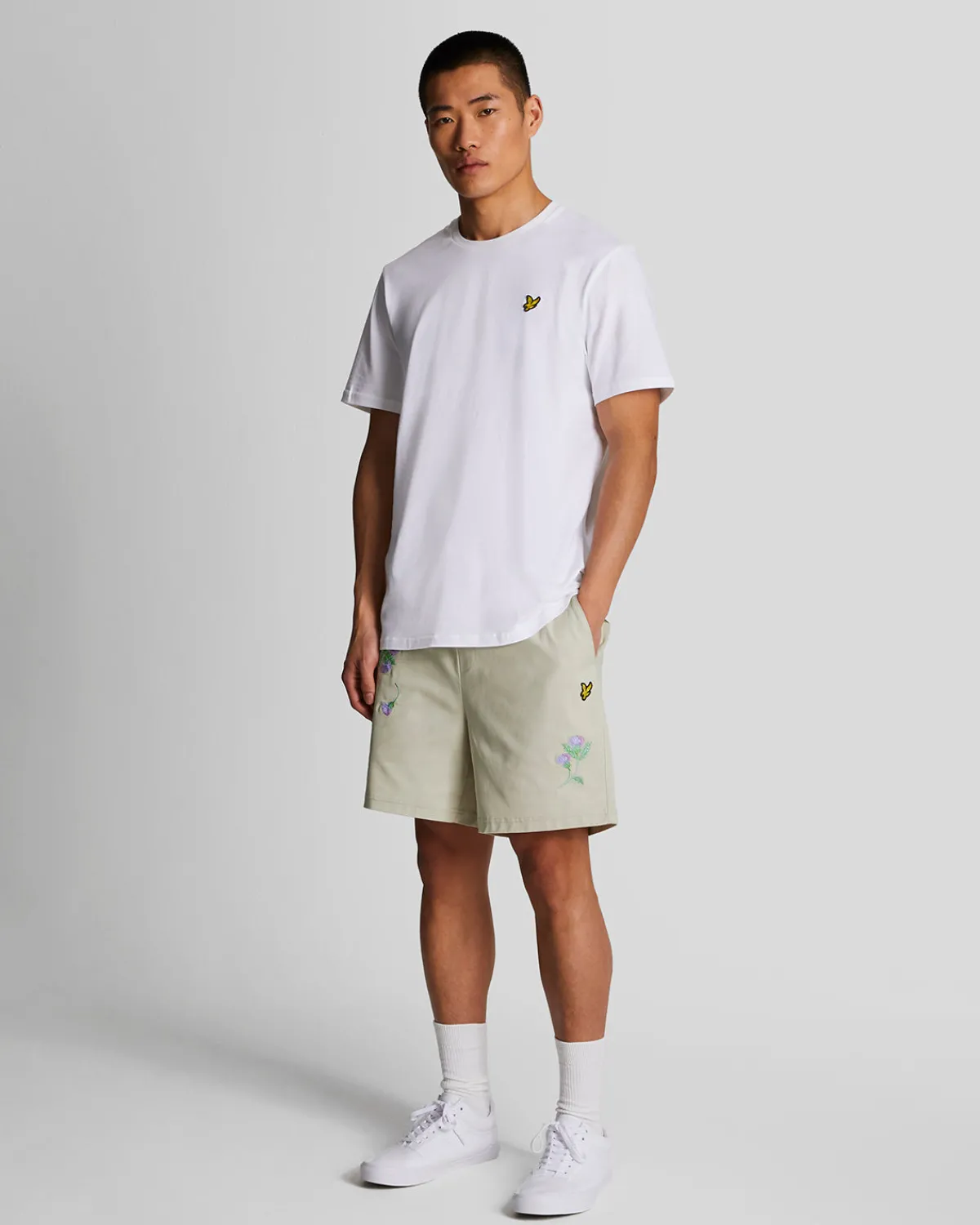 thistle_club_bestickte_shorts_0-1.webp Lyle & Scott Drehbuchsticke | Kurze Hosen<Thistle Club Bestickte Shorts Bucht