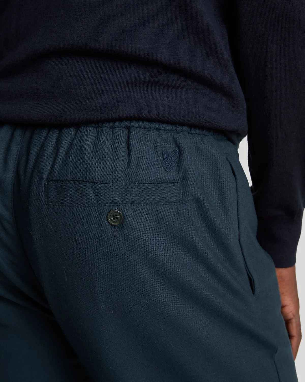 tonal_eagle_flanellhose_mit_kordelzug_3.webp Lyle & Scott Reframed<Tonal Eagle Flanell-Hose mit Kordelzug DarkNavy