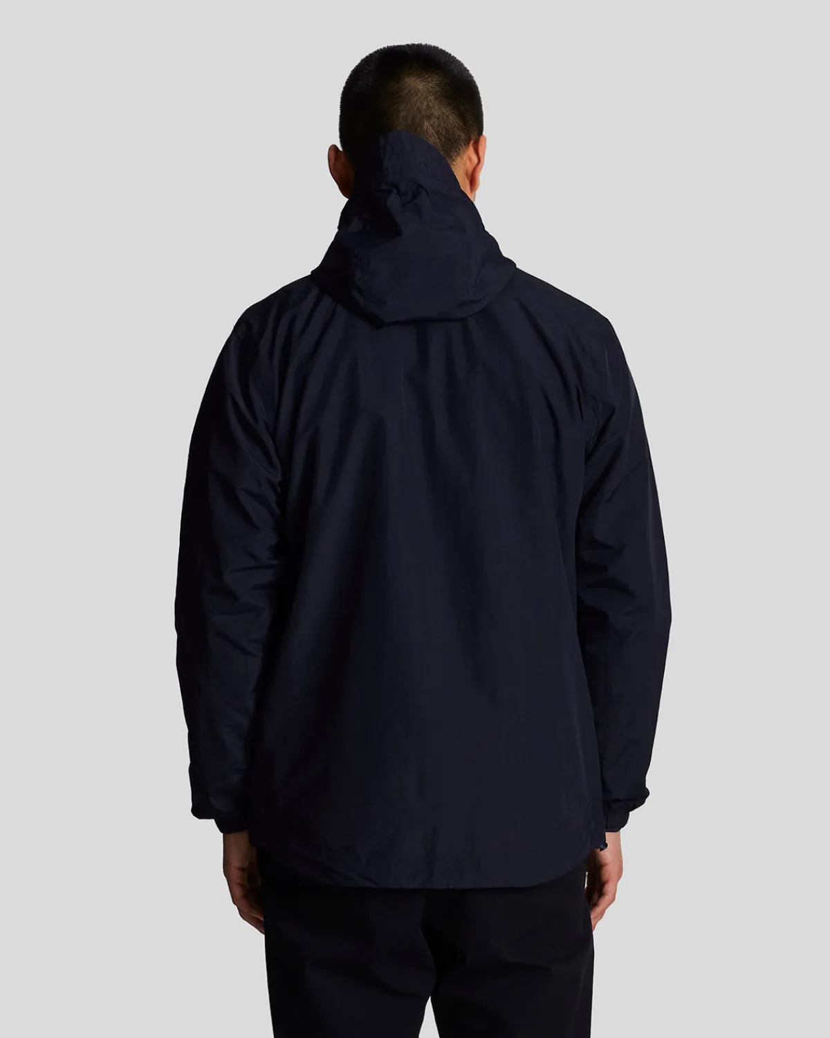 tonal_eagle_jacke_mit_kapuze_und_reiverschluss_2.webp Lyle & Scott Mäntel & Jacken<Tonal Eagle Jacke mit Kapuze und Reißverschluss DarkNavy